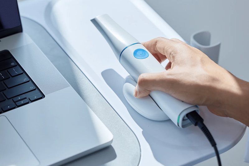 口腔内スキャナー